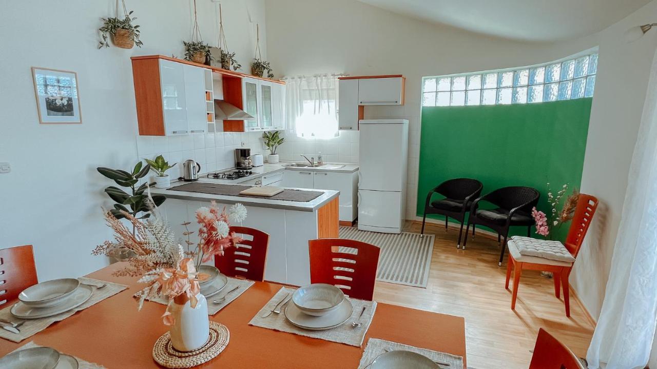 Luxury Beach Villa W Sea Sunset Views シベニク エクステリア 写真