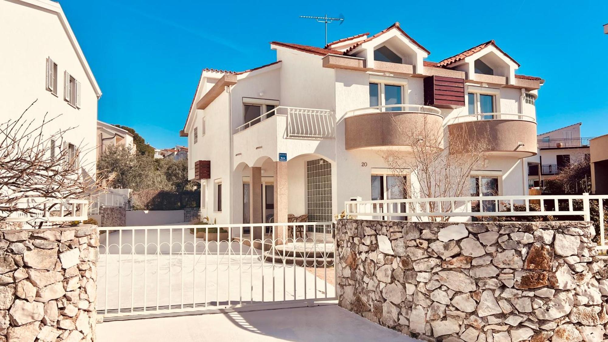 Luxury Beach Villa W Sea Sunset Views シベニク エクステリア 写真